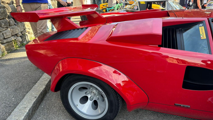 lamborghini countach : les photos d'un bolide pouvant atteindre 290 km/h