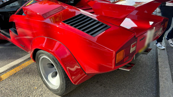 lamborghini countach : les photos d'un bolide pouvant atteindre 290 km/h