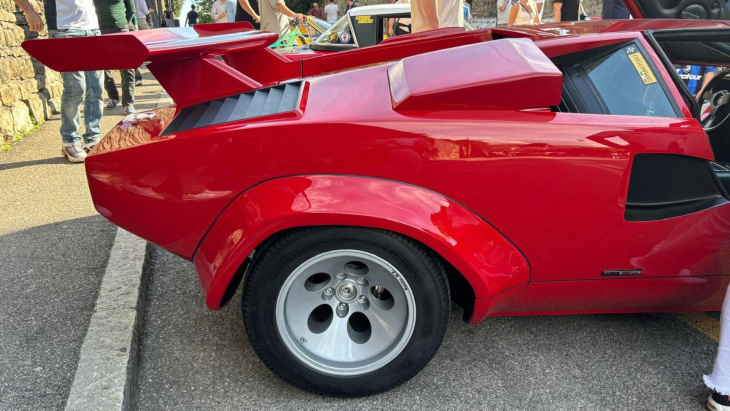 lamborghini countach : les photos d'un bolide pouvant atteindre 290 km/h