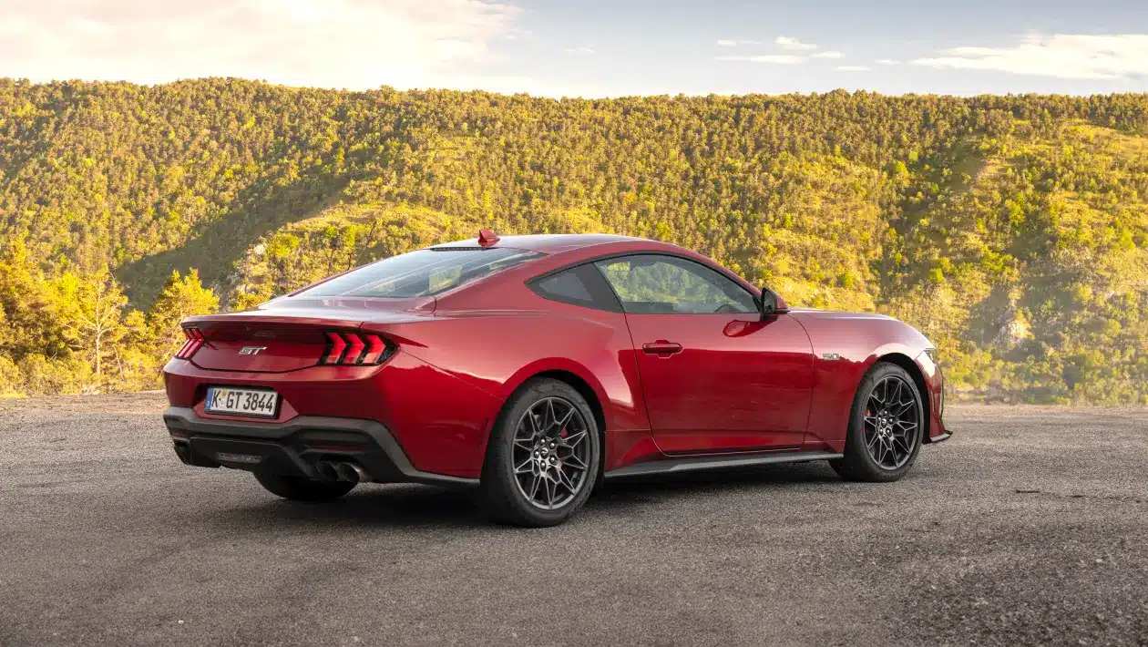 essai ford mustang 7 gt (2024) : la bonne vieille école