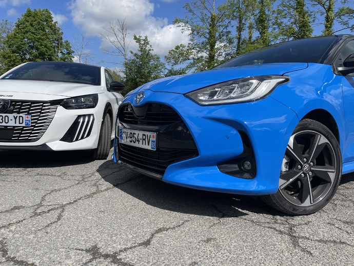 L'hybridation de la Peugeot 208 vaut-elle celle de la Toyota Yaris ?