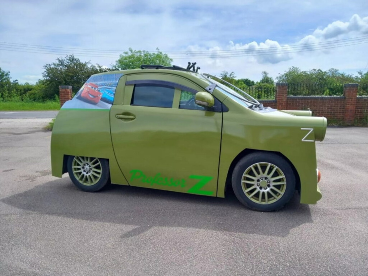 toyota, une toyota iq transformée en professeur zündapp de cars 2