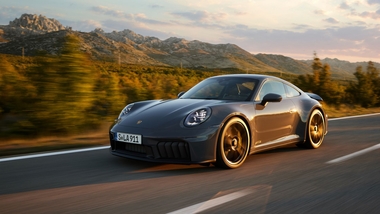 porsche 911 carrera gts t-hybrid : tant redoutée par les puristes, la 911 hybride est là