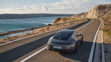 porsche 911 carrera gts t-hybrid : tant redoutée par les puristes, la 911 hybride est là