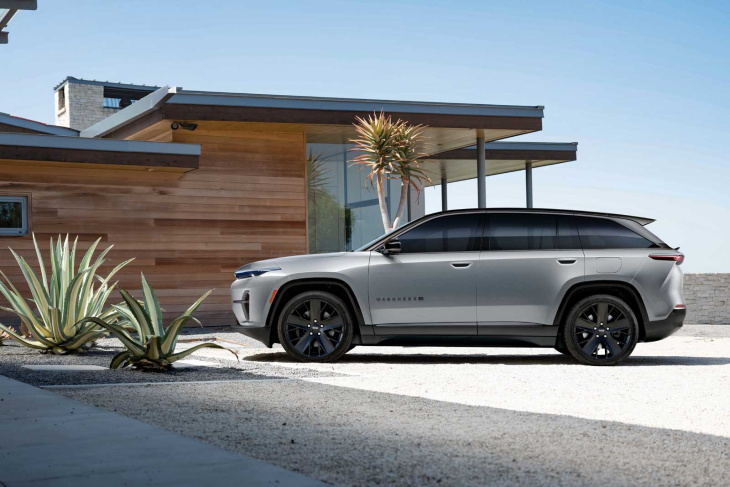 le jeep wagoneer s 100 % électrique fait ses débuts à nyc