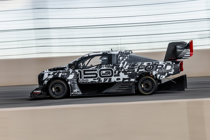 le ford f-150 lightning supertruck ridiculise le tesla cybertruck