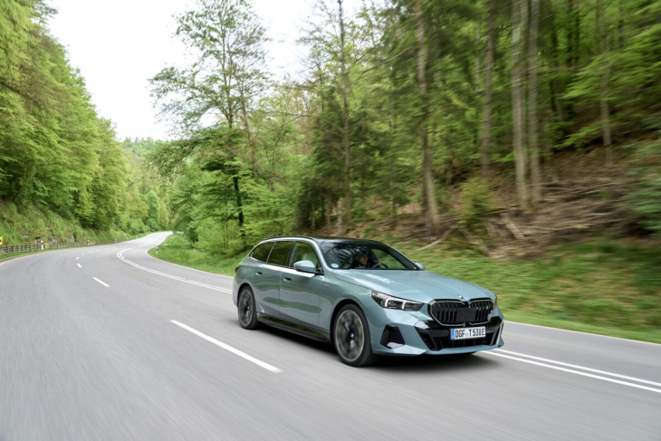 android, on a essayé la bmw i5 touring, une voiture électrique qui veut ringardiser les suv