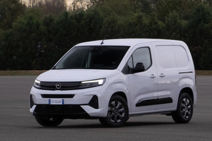 moteur diesel,  moteur essence,  restylage,  tarifs / prix voiture neuve,  utilitaire,  opel,  opel combo,  utilitaires, opel combo cargo (2024). le cousin des berlingo, partner et doblo augmente ses prix