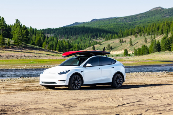 la peugeot 208 électrique impressionne avec ces chiffres qui rendent jalouse la tesla model y