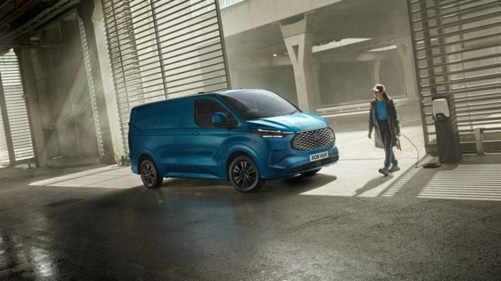 ford, transit, nouveau ford transit custom : voici les prix du rival du renault trafic