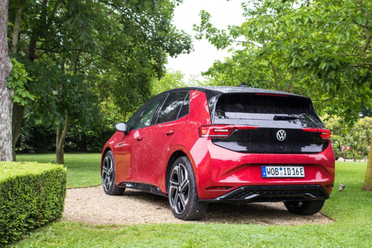 on est montés à bord de la volkswagen id.3 gtx : la voiture électrique la moins chère avec plus de 600 km d’autonomie