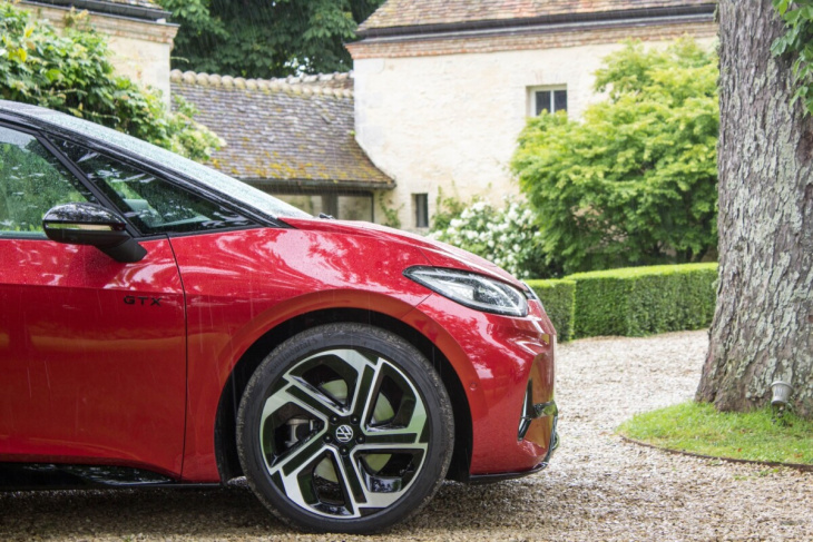 on est montés à bord de la volkswagen id.3 gtx : la voiture électrique la moins chère avec plus de 600 km d’autonomie