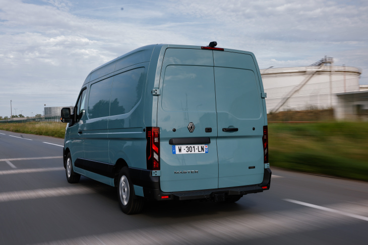 master 4, renault, master, le renault master, maître des grands en électrique et thermique