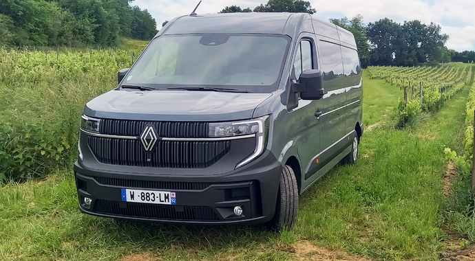 Le Renault Master, maître des grands en électrique et thermique