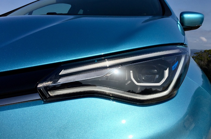 Une vue de détail de la Renault Zoé dans sa dernière version, qui vient de disparaître au profit de la nouvelle 5 E-Tech Electric.