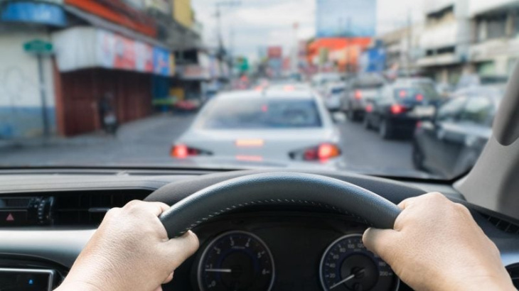 départs en vacances d’été : la hantise des bouchons et le stress lié à la conduite !