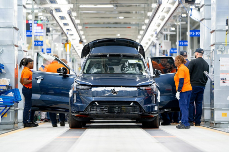 volvo lance enfin la production du grand suv électrique ex90