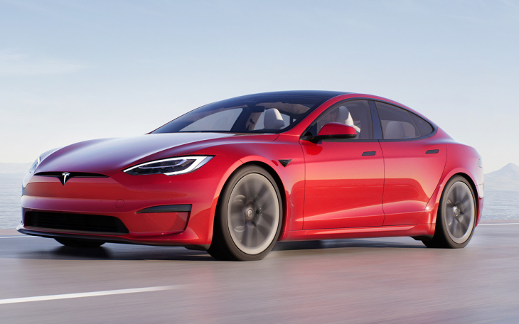 cette tesla parcourt 700 000 km avec la batterie d’origine, est-ce la fin du thermique ?