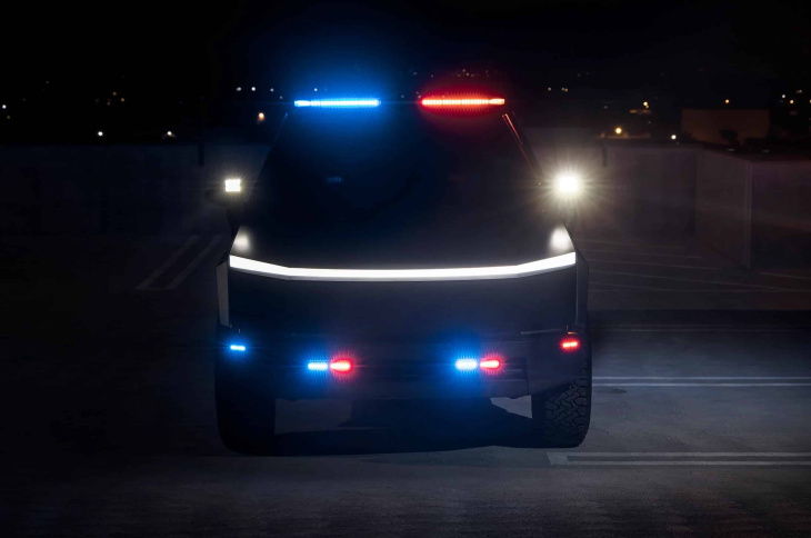 voici le premier vrai cybertruck de police !