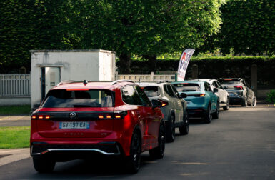 etrophées am-am 2024 : le renault scenic e-tech gagne le titre de la meilleure voiture électrique