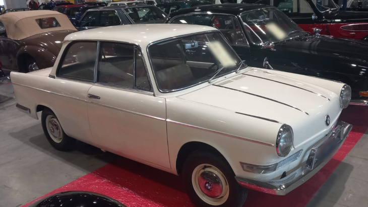 elle ressemble à une nsu prinz mais c'est une bmw : les photos de la 700 ls luxus