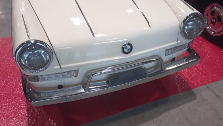 elle ressemble à une nsu prinz mais c'est une bmw : les photos de la 700 ls luxus