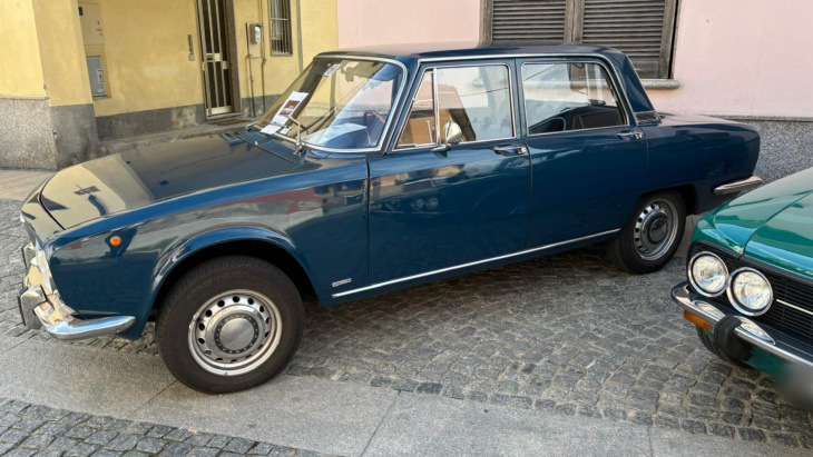 confort et puissance : les photos d'une splendide alfa romeo 1750