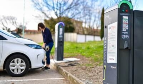 Difficile de connaître en toute transparence le prix du kWh des bornes de recharge en France