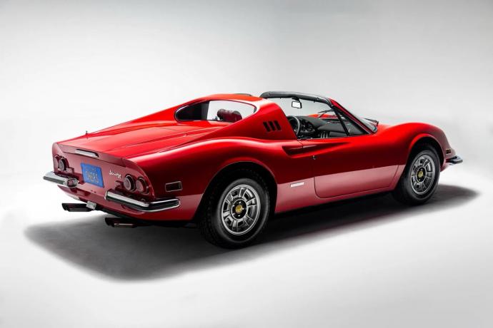 véhicule de collection, coupés, cabriolets, sportives, 530.000 euros pour l’une des ferrari dino 246 gts les plus célèbres de toutes !