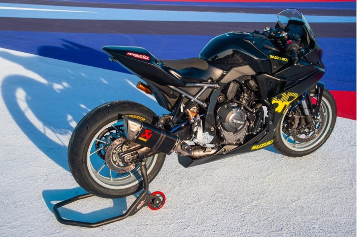 cette nouvelle suzuki vient d’italie et sent bon le circuit