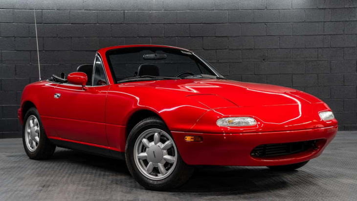 quelqu'un a payé 40 500 $ pour une mazda mx-5 de 1990 !