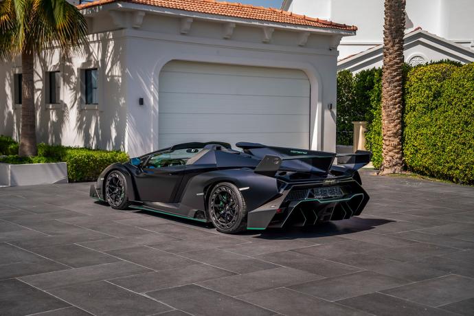 véhicule de collection, supercars, roadster, une lamborghini veneno roadster a été vendue 5,5 millions d’euros