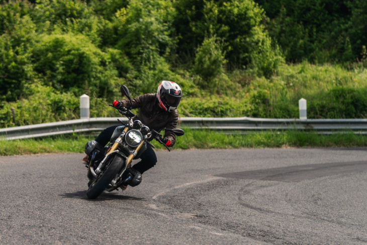 test bmw r12 nine t : 4 raisons qui en font une mauvaise idée pour débuter en a2 ?