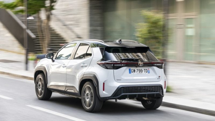 toyota, yaris cross, toyota yaris cross hybride : faut-il vraiment acheter le nouveau moteur 130 ch ?