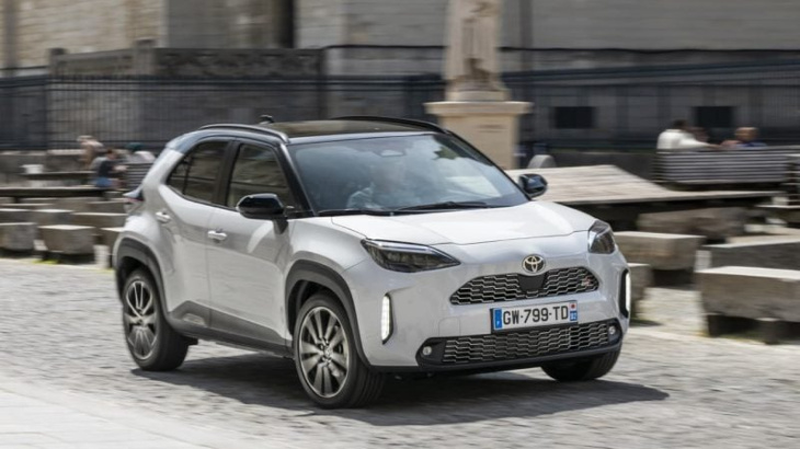 toyota, yaris cross, toyota yaris cross hybride : faut-il vraiment acheter le nouveau moteur 130 ch ?