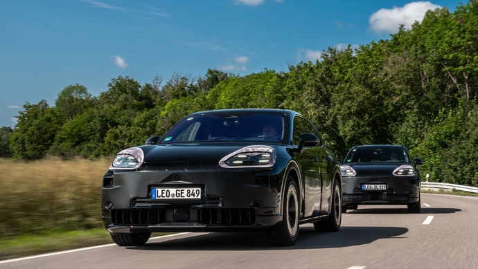 Le futur Porsche Cayenne, qui devrait être lancé en 2026, ne mettra pas pour autant à la retraite l'actuelle génération.