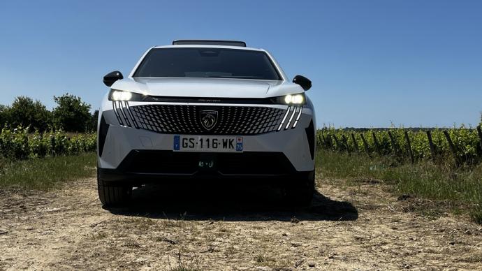 nouveauté, peugeot, 3008, essai - peugeot 3008 hybrid 136 : le choix de la raison ?