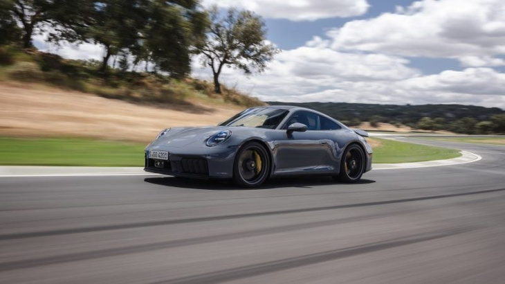 porsche, découvrez notre essai vidéo de la nouvelle porsche 911 hybride !