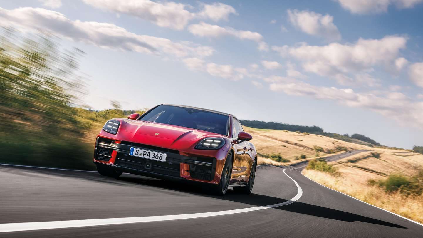 porsche lance la panamera turbo s e-hybrid 2025 de 771 ch et une nouvelle gts