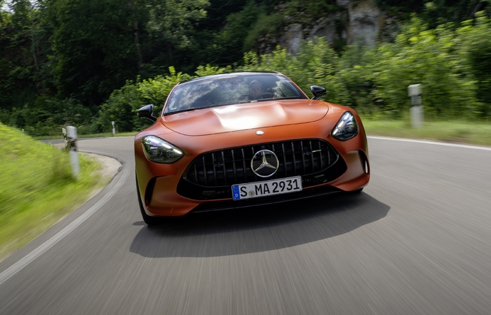 La nouvelle Mercedes-AMG GT est une voiture de rêve qui change de genre