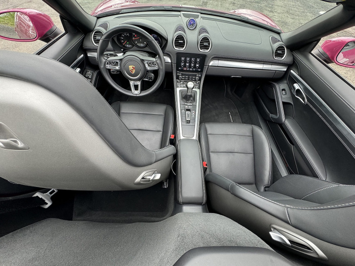 essai routier porsche 718 boxster 2024 : pour le simple plaisir de conduire