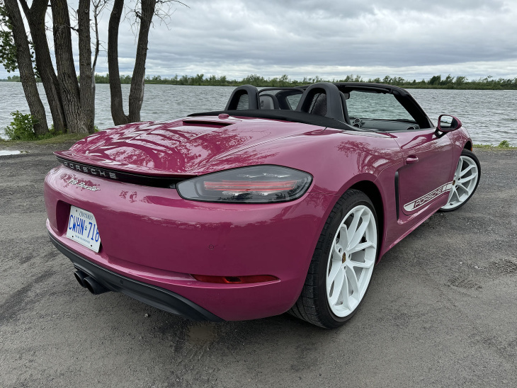 essai routier porsche 718 boxster 2024 : pour le simple plaisir de conduire