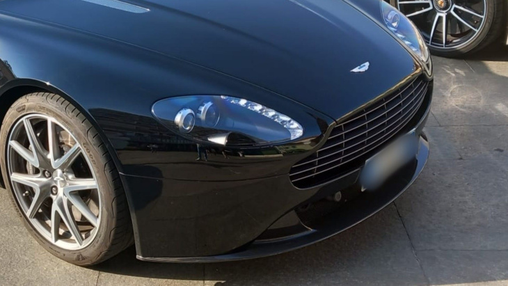 aston martin vantage : les photos d'un bolide biplace