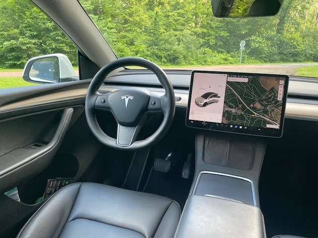 model y, tesla, les voitures de la rédaction - pierre-olivier marie et sa tesla model y