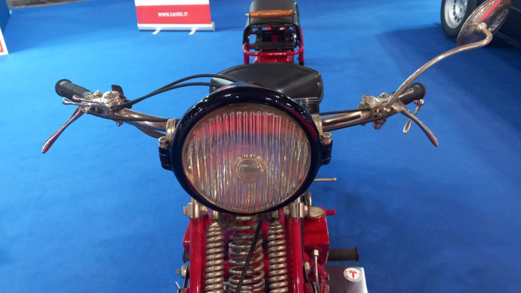 moto guzzi sport 14 de 1930 : les photos d'une deux-roues de rêve