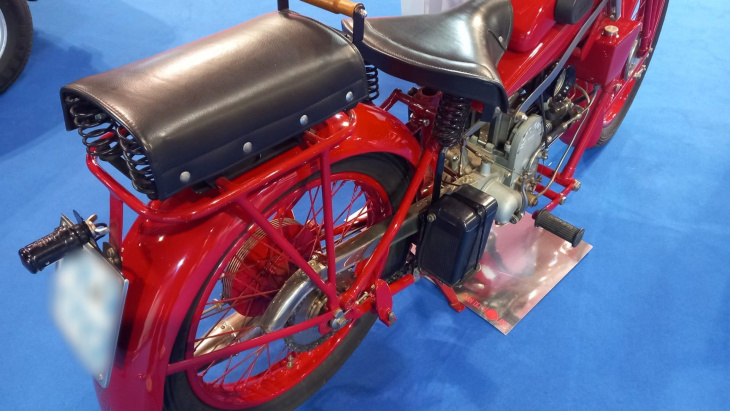 moto guzzi sport 14 de 1930 : les photos d'une deux-roues de rêve