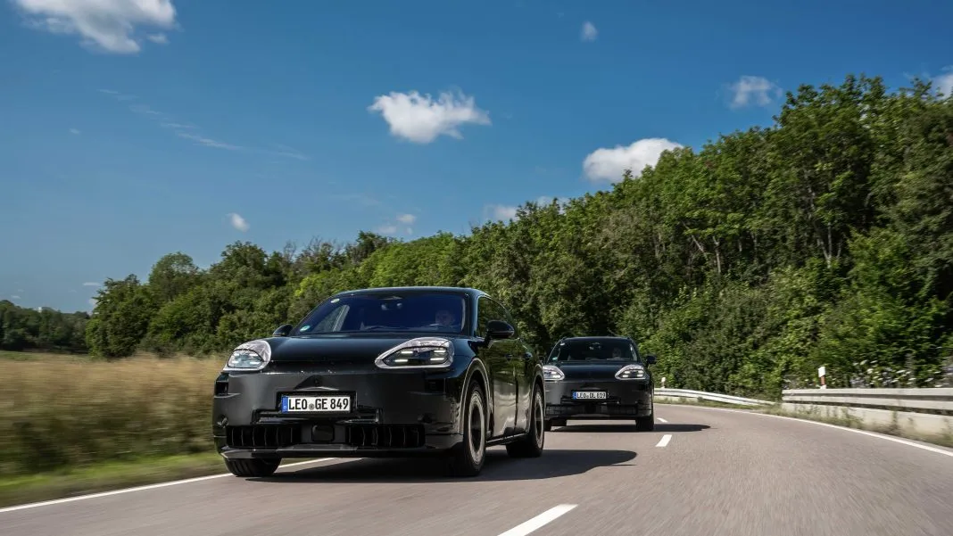 la nouvelle génération de porsche cayenne passe à l’électrique, offre toujours moteur à combustion