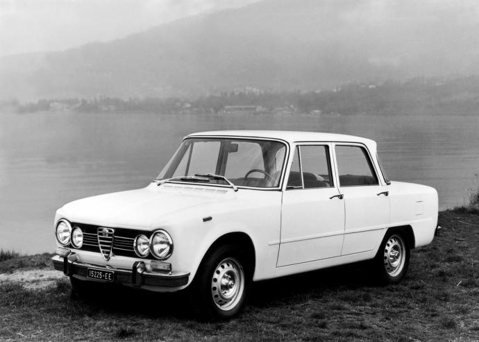 véhicule de collection, berlines, sportives, alfaholics giulia super-r : la beauté du passé et la perfection du présent