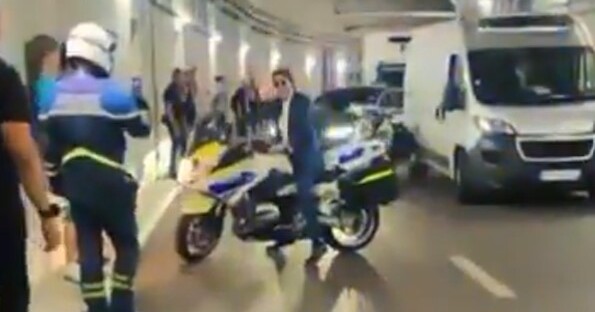 Tom Cruise a même testé la moto des policiers au Stade de France