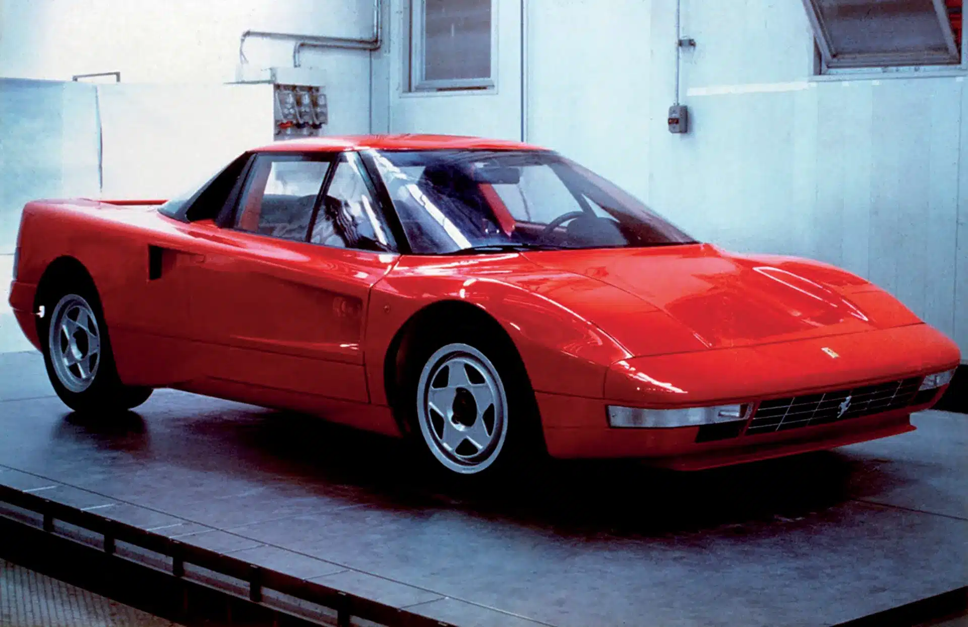 ferrari 408 4rm : le dernier cadeau de forghieri